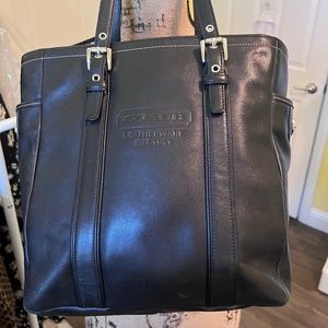 Coach Classic Black Leather Bag w/silver tone hardware